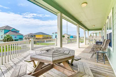 Photo 3 - Family Retreat, Hangout Garage & Fire Pit, 3Bd/2Bth