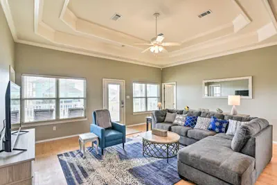 Photo 2 - Family Retreat, Hangout Garage & Fire Pit, 3Bd/2Bth