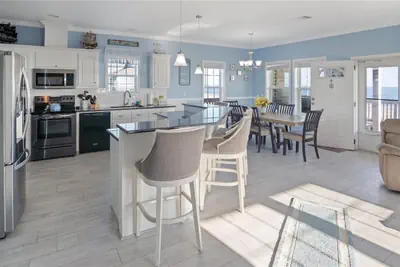 Photo 3 - Beachfront Home w/ Huge Deck, Sleeps 10