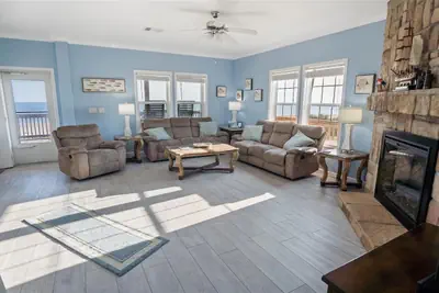Photo 2 - Beachfront Home w/ Huge Deck, Sleeps 10