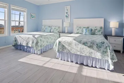 Photo 5 - Beachfront Home w/ Huge Deck, Sleeps 10