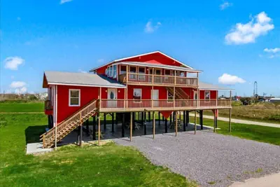 Photo 2 - Unit A of Crystal Beach's Premier Triplex 2Bd/1Bth