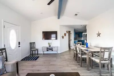 Photo 3 - Unit B of Crystal Beach's Premier Triplex 2Bd/1Bth