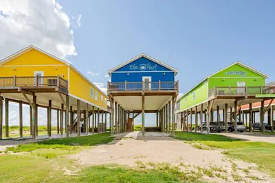 Photo 2 - Beachfront, Views, 3bdr/2bth - The Bleu Pearl