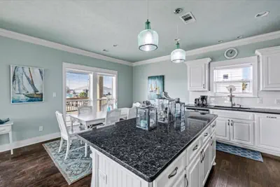 Photo 3 - 3 Bd/2 Bth, Walkable to the Beach, Villa Verdie