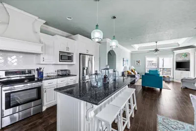 Photo 4 - 3 Bd/2 Bth, Walkable to the Beach, Villa Verdie