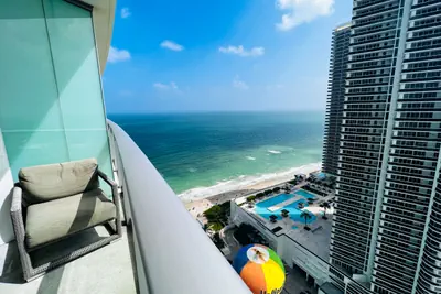 Photo 5 - Divine 2 Bed Apt. Stunning View
