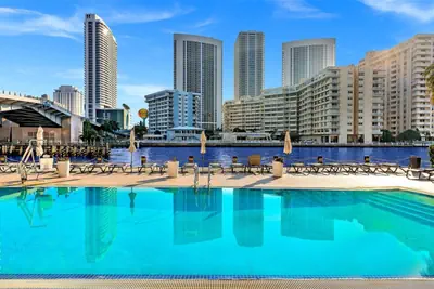 Photo 4 - Beautiful two bedroom apartment with Nice View