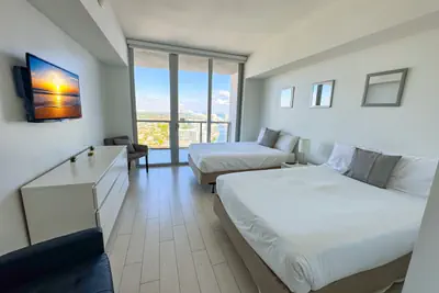 Photo 5 - 46 Exceptional 2bdr PH Incredible View 31st floor