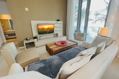 Photo 3 - Incredible One Bedroom Apartment Ocean Front