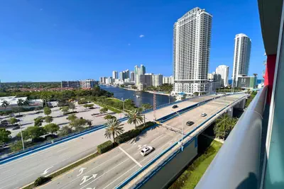 Photo 3 - Beautiful One Bedroom Apartment with Nice View