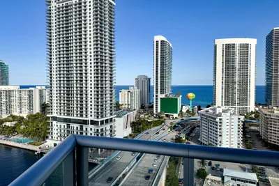 Photo 3 - Exclusive 3 bedrooms apartment w/Amazing View