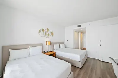 Photo 2 - Cozy Studio 2 Full Beds