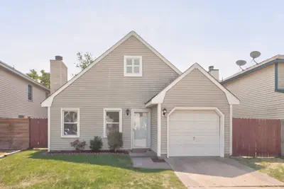 Photo 2 - Newly Renovated VB Retreat | Comfort & Space Home