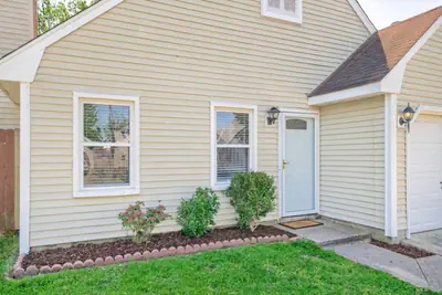 Photo 5 - Newly Renovated VB Retreat | Comfort & Space Home