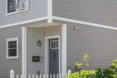 Photo 3 - City Haven: 2BD | Parking & Movie Theater Access