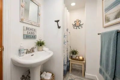Photo 5 - Classic OOB Cottage • Walk to the Beach