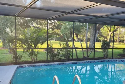 Photo 4 - 4BR Htd Pool-Golf View/Near IMG/Home Has Power