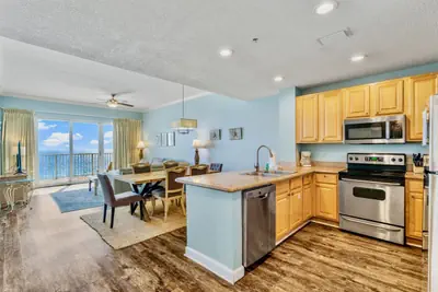 Photo 5 - Stunning 3BD Beachfront Condo! Free Beach Chair Service for 4