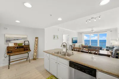 Photo 4 - Spectacular Big 3BD Beachfront Condo! Sleeps 10