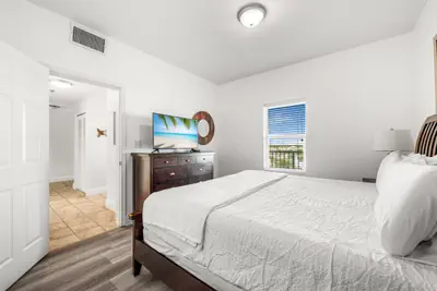 Photo 5 - Amazing Beach Ocean View Condo! Free Beach Chair & Umbrella Service!