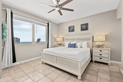 Photo 3 - Spacious 2-Bedroom Beachfront Resort Getaway!
