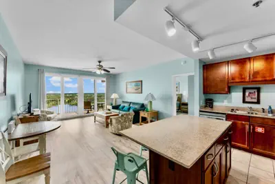 Photo 5 - Family and Friends Beach Resort Condo for 8! Steps from the Beach