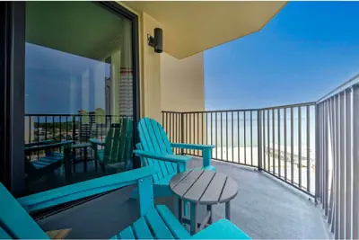 Photo 5 - Sunbird Resort: Stunning Fully Remodeled Beachfront Condo! Free Beach Chair Service
