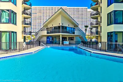 Photo 3 - Stunning Beachfront 1BD Condo w/ Free Beach Chair Service