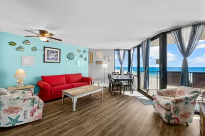 Photo 4 - Stunning Beachfront 1BD Condo w/ Free Beach Chair Service