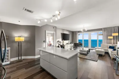 Photo 5 - Luxe Glam 3BD Retreat! Gulf View Family Resort!
