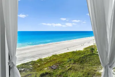 Photo 2 - Beachfront Studio w/ Pool & Gulf Views