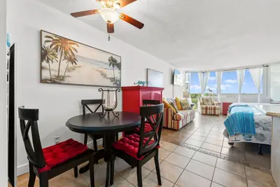 Photo 5 - Beachfront Studio w/ Pool & Gulf Views