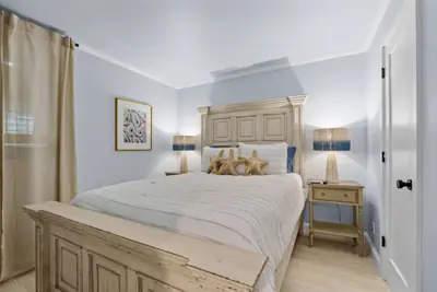 Photo 5 - Completely Renovated Penthouse Condo! Free Beach Chair Service