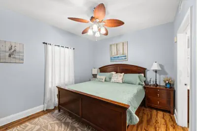 Photo 4 - Laketown Wharf Unit 1118