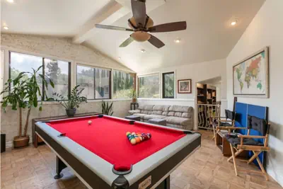 Photo 3 - Skyhill Oasis New Lux Designer Modern