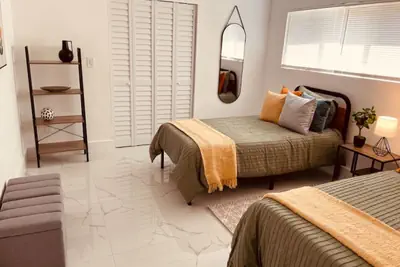 Photo 4 - Stylish & Spacious 2bed/2bath Home w/parking