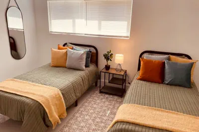 Photo 5 - Stylish & Spacious 2bed/2bath Home w/parking