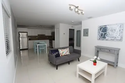 Photo 3 - 2 bed/1 bath apart with parking on great location!