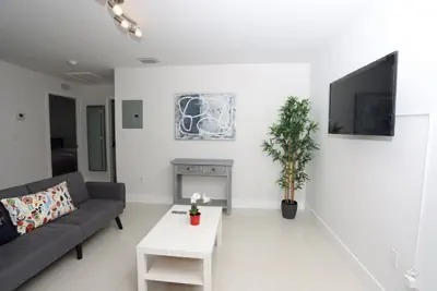 Photo 4 - 2 bed/1 bath apart with parking on great location!