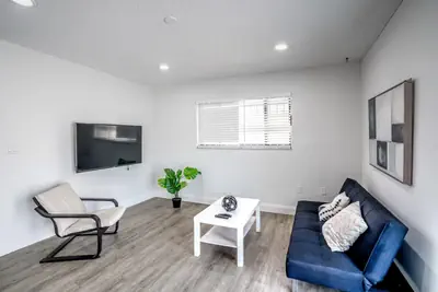 Photo 2 - Modern & Spacious 2BR Near Brickell