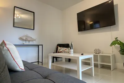 Photo 4 - Equipped 2/1apt on great location free parking