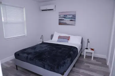 Photo 4 - Lovely 1-bed apt with private patio & parking