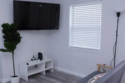 Photo 5 - Cozy Studio w/ parking & private patio w/ BBQ