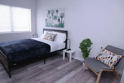 Photo 3 - Lovely private studio with patio & parking