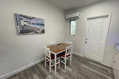 Photo 4 - 1bed/1bath apt w/ parking & patio great location !