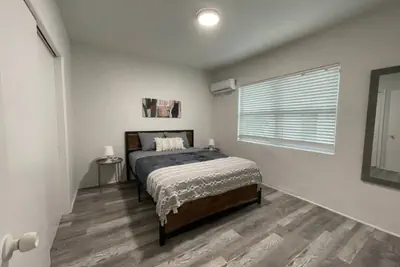 Photo 3 - Modern 1bed/1bath apt w/ patio & parking