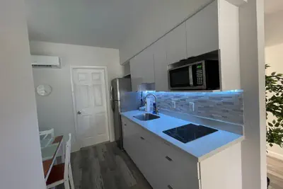 Photo 5 - Modern 1bed/1bath apt w/ patio & parking