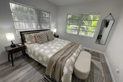 Photo 2 - Fully equipped Apt w/ parking great location