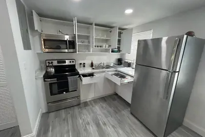 Photo 3 - Fully equipped Apt w/ parking near Cocowalk!
